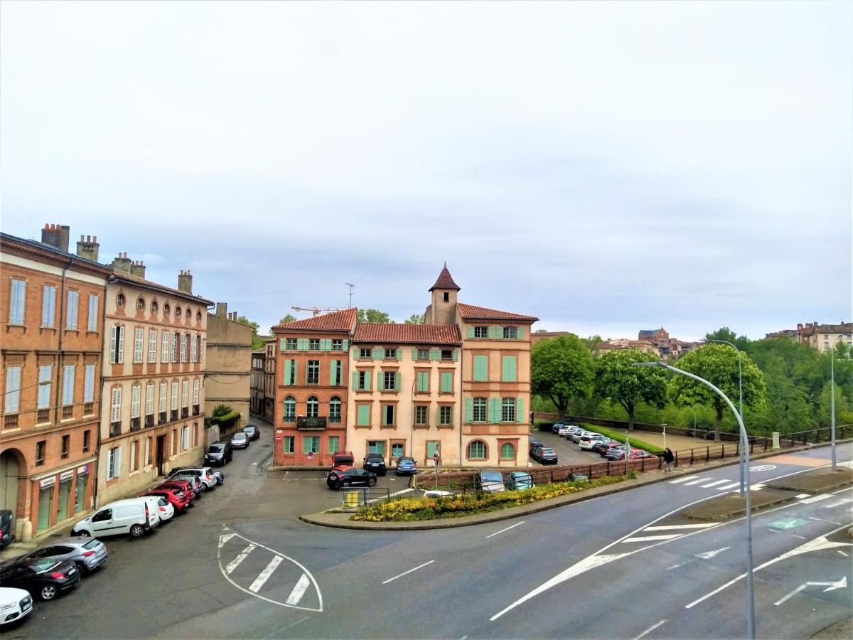 Chambre Privee Et Spacieuse Au Sein D'Un Logement Partage - Central, Quartier Villebourbon - 3 Chambres Doubles - 2 Balcons - Places De Stationnements Gratuites - 5 Min A Pied Gare Et Hypercentre Montauban Exterior photo