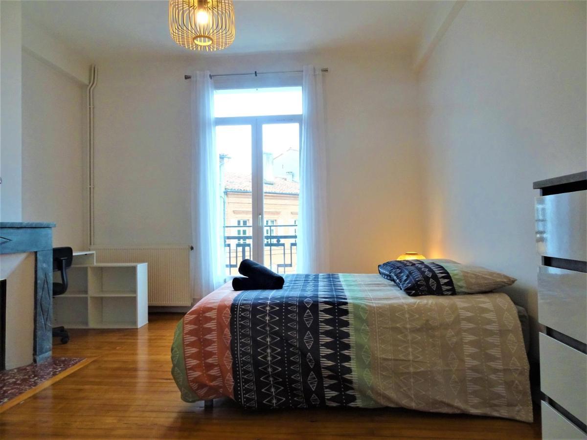 Chambre Privee Et Spacieuse Au Sein D'Un Logement Partage - Central, Quartier Villebourbon - 3 Chambres Doubles - 2 Balcons - Places De Stationnements Gratuites - 5 Min A Pied Gare Et Hypercentre Montauban Exterior photo